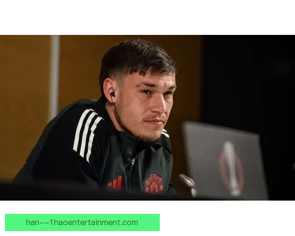 乌加特加盟曼联揭幕 迈向新征程开启红魔生涯